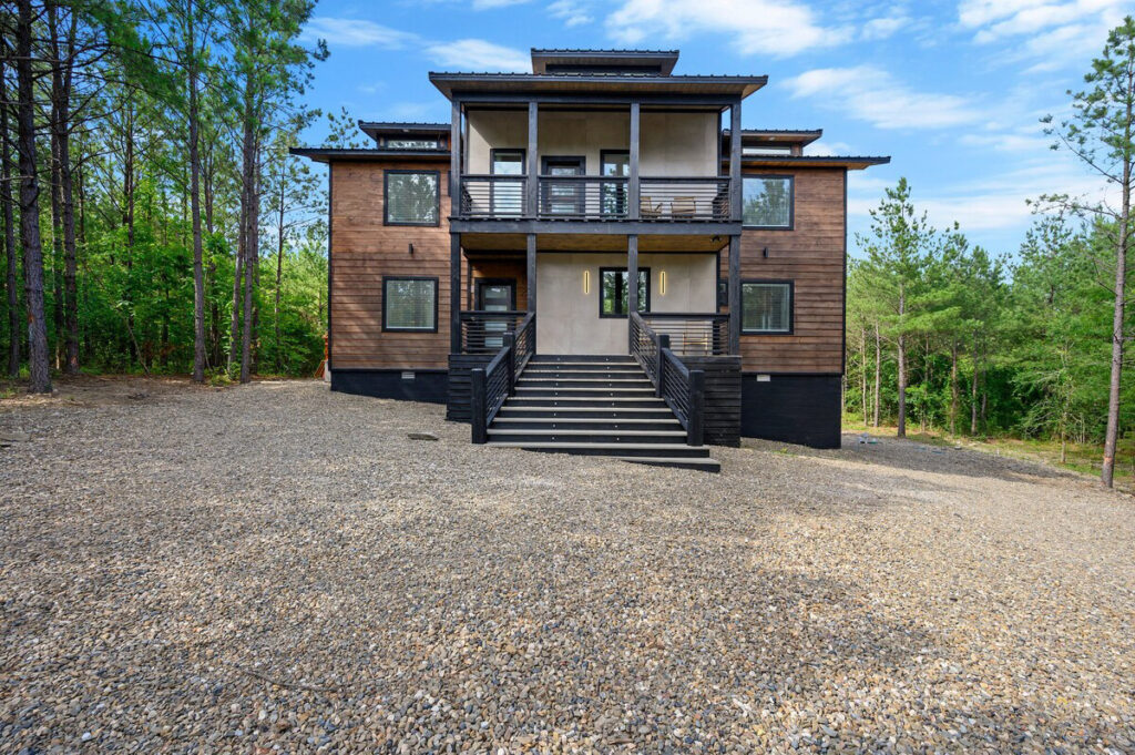 Modern pet-friendly cabin surrounded by pine forest