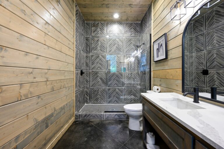 original_1240543619385011623_1989323275