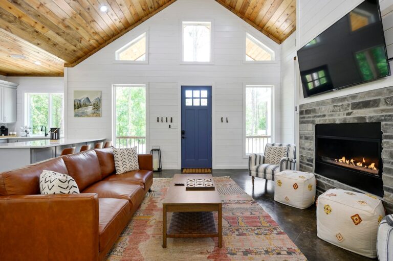 Splish Splash living area blending family vacation ideas, relaxation after river activities, and cozy ways to experience nature.